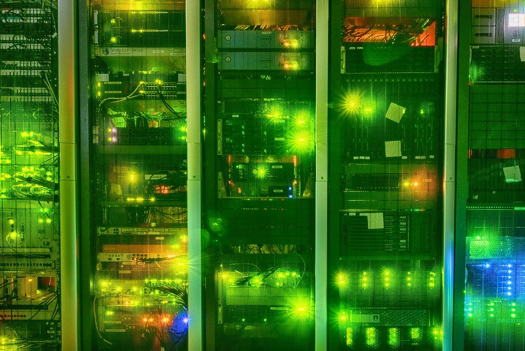 数据存储与服务器设备场景：Computer racks