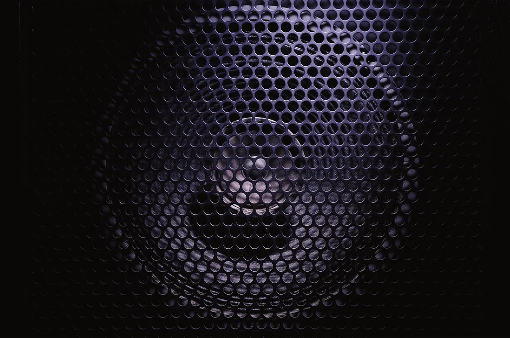 影音设备与视听空间：Membrane Behind the Grid