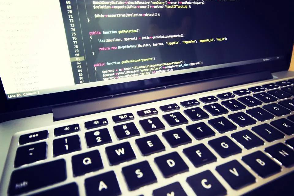 软件开发与交付场景：Coding Macbook