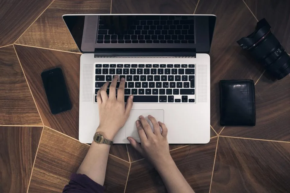 网站与移动应用建设场景：Office Work